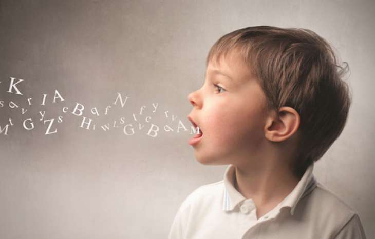 آیا کودکان اوتیسم حرف می‌زنند؟ تأخیر در گفتار همیشه نشانه اوتیسم نیست!